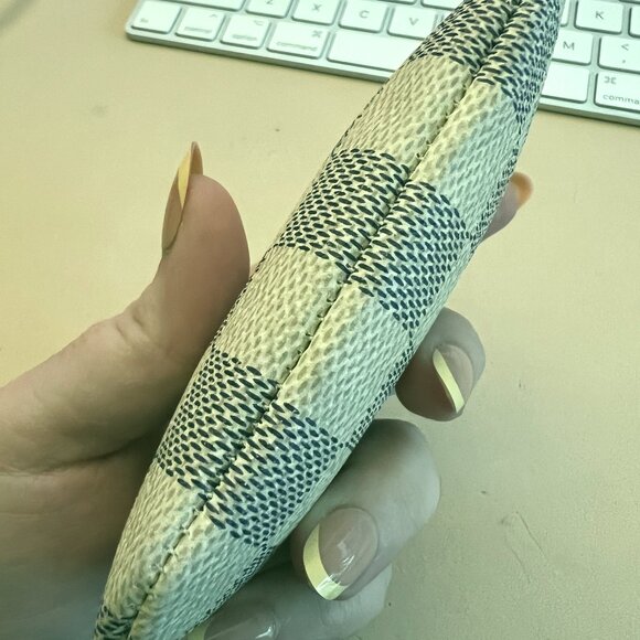 Louis Vuitton Damier Azur Key Pouch - Picture 8 of 13